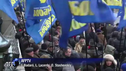 Manifestantes convocam greve geral na Ucrânia