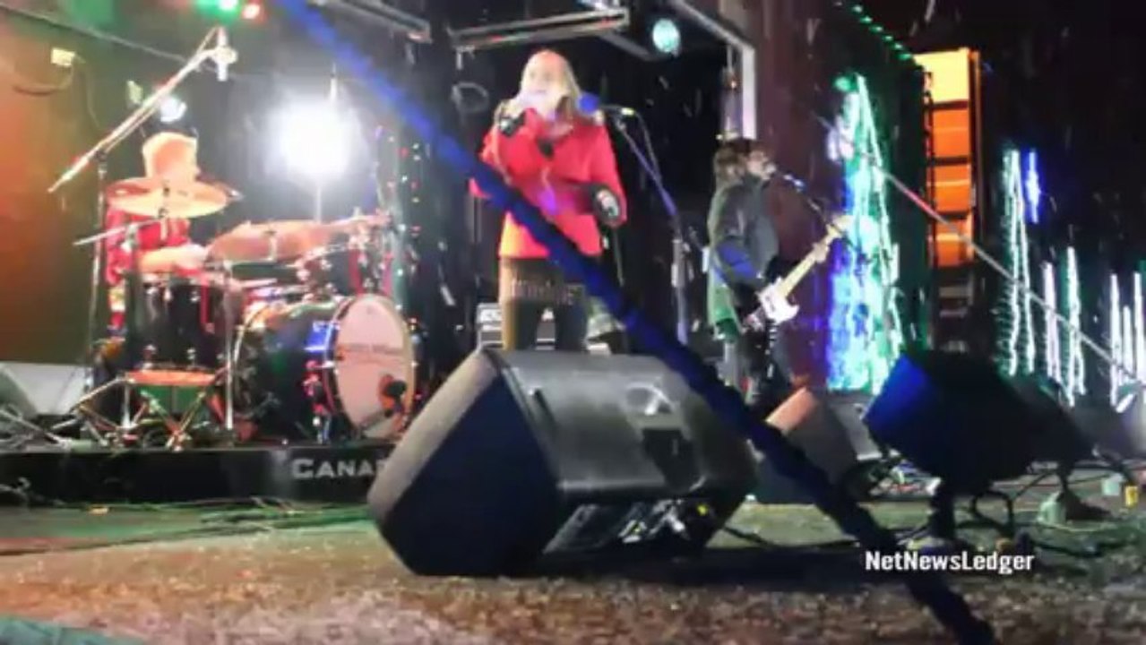 Melanie Doane Live CP Holiday Train in Thunder Bay