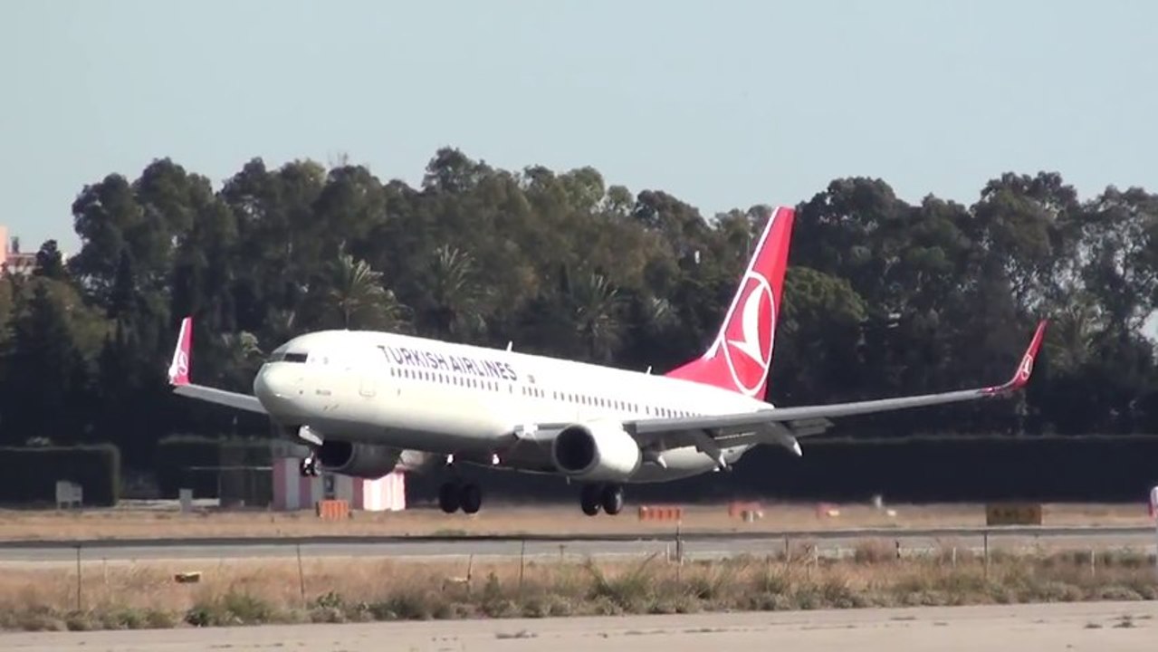 Régis Essaye d'Atterir en Boeing 737-900 [HD]