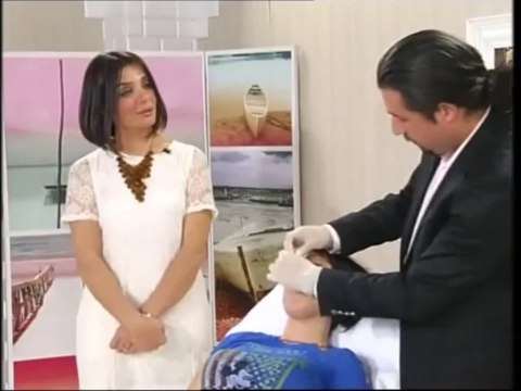 Op. Dr. Mustafa Ali Yanık Canlı yayında ameliyatsız burun estetiği operasyonu uyguluyor