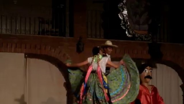 DANSES DE LA GUELAGUETZA A OAXACA (MEXIQUE) LE 17 NOVEMBRE 2013