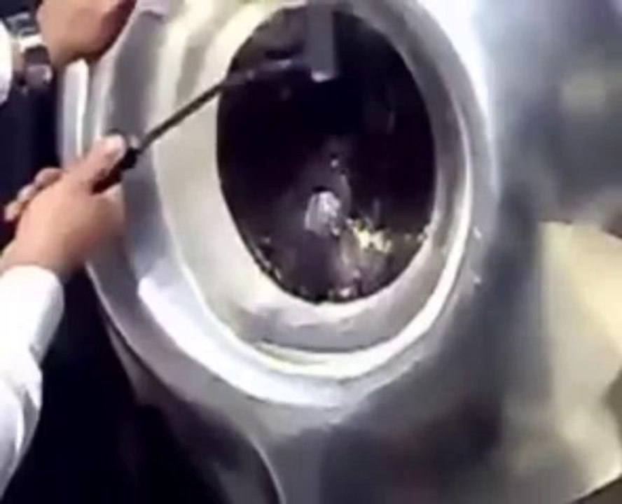 CleaningMaintenance work on Hijr Aswad(Black Stone)