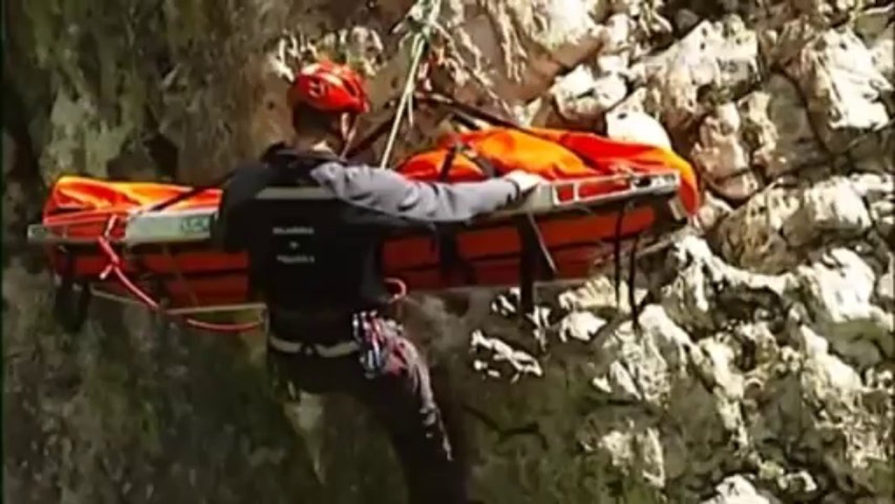 ESCURSIONISTA DISPERSA, RICERCHE NEL BOSCO