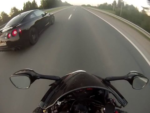 Nissan GTR vs YAMAHA R1 vs SUZUKI GSX R1000
