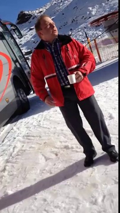 un skieur alpin suisse
