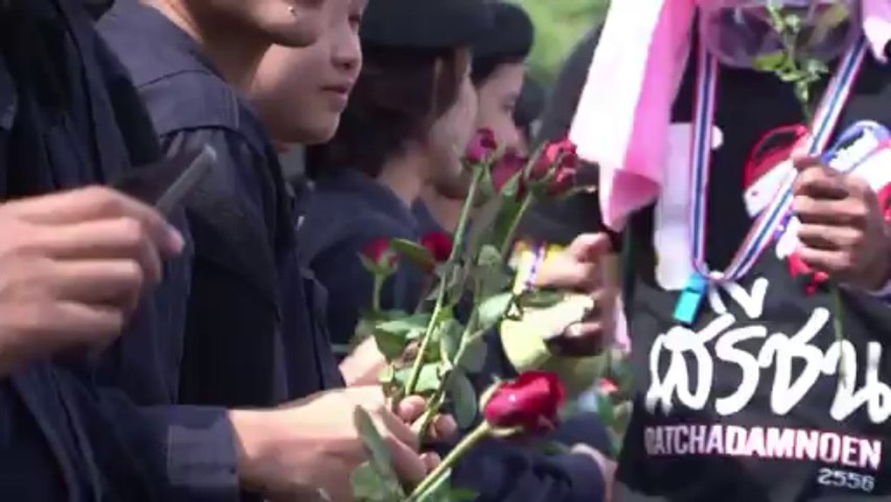 Demonstranten erobern regierungsviertel in bangkok friedlich