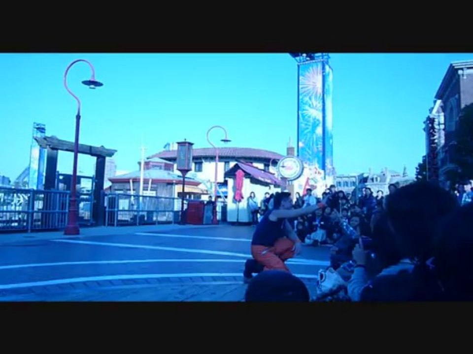 Alexandr Tikhonov. Universal Studios Japan. equilibre