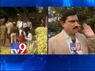 TDP MPs dharna outside PM Manmohan's home protesting lack of appointment