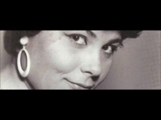 להקת תיאטרון סמבטיון עם אריק איינשטיין ורחל אטאס - מצעד האביב