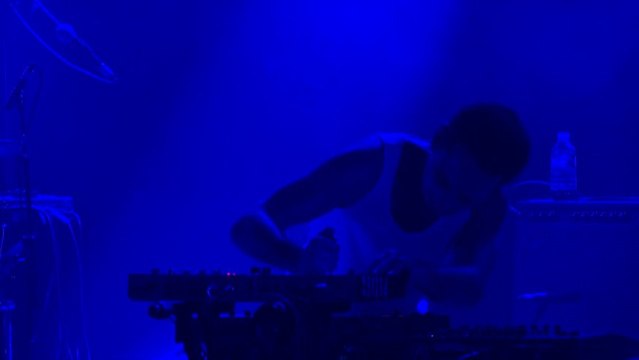 SUUNS - Arena - live au festival des Inrocks 2013