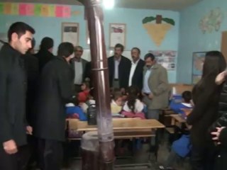 EFE KÖY  OKULLARA AYAKKABI  DAĞITIMINDA