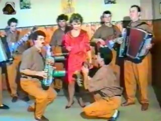 Trandafirul roșu și Liliana Laichici - Dați-mi sticla cu otravă