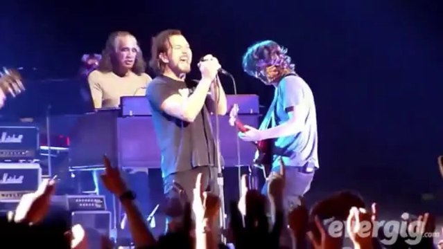 Pearl Jam Alive - O2 Stadium Berlin - Concert Evergig Live - Son HD