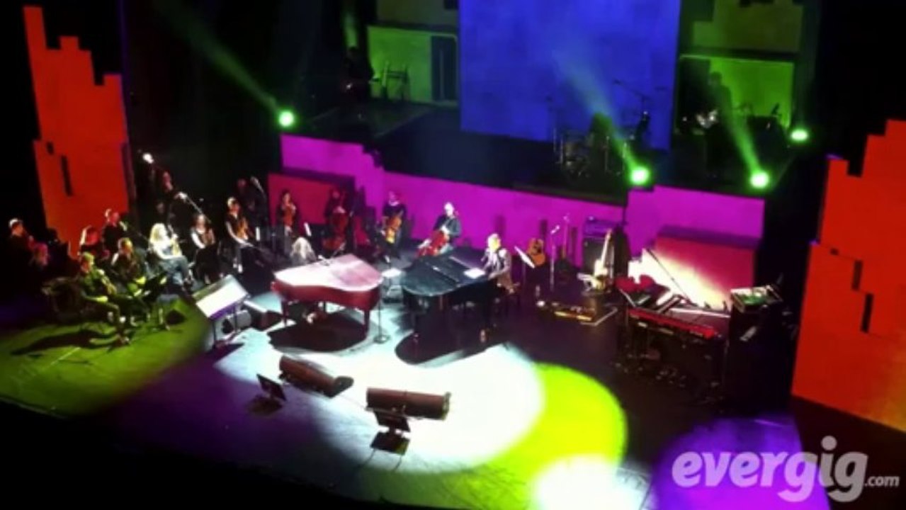 Alain Chamfort "Je pense à elle, elle pense à moi" - Le Grand Rex - Concert Evergig Live - Son HD