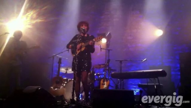 Elisa Jo What u know - Café de la danse - Concert Evergig Live - Son HD