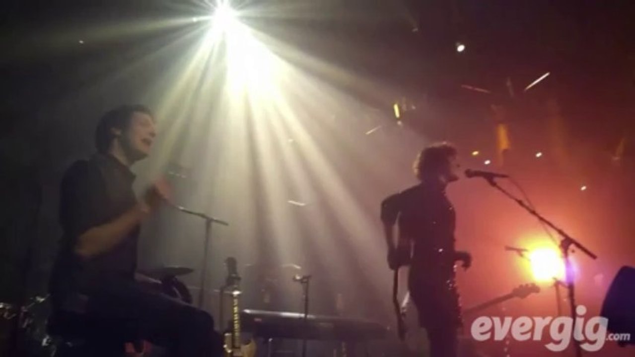 Elisa Jo "Two legs" - Café de la danse - Concert Evergig Live - Son HD