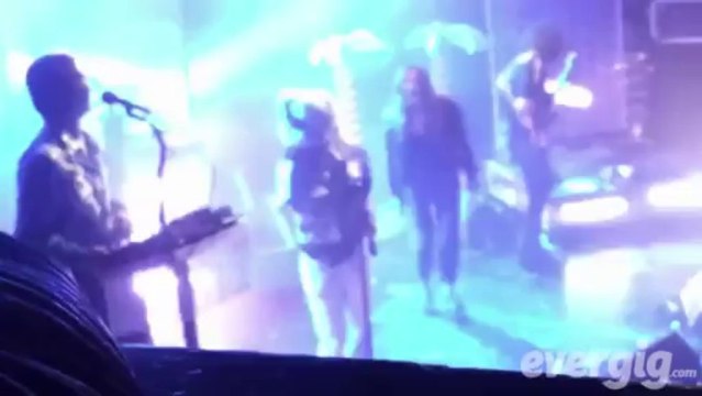 Naive New Beaters Bang bang (Wallace mode) - Trianon - Concert Evergig Live - Son HD