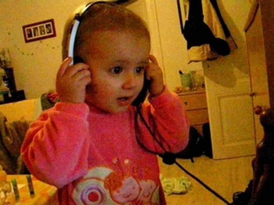 Bébé devant l'ordi