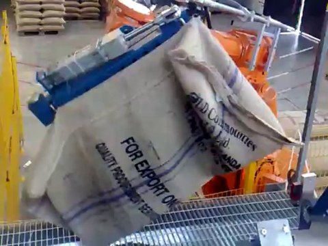 Robot Usati ABB, isola robot per taglio sacchi di caffè