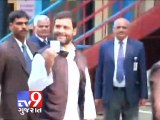 Delhi Assembly polls : Rahul Gandhi queues up to vote - Tv9 Gujarat