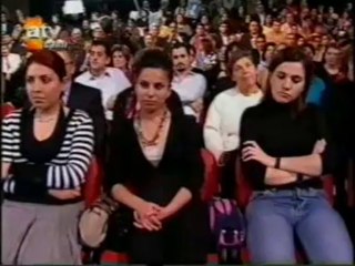 Telli Kilic - Yürüyorum Dikenlerin Üstünde