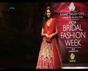 Esha Gupta sizzles as a bride