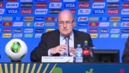 Blatter nie przejmuje się drobnymi opóźnieniami