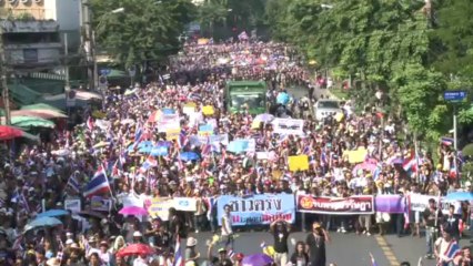 Thaïlande: la tension se relâche avant l'anniversaire du roi