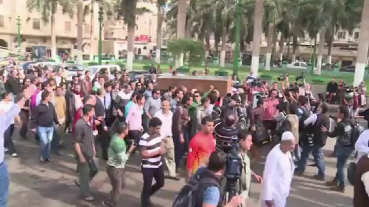 Egypt buries revolutionary poet Ahmed Fouad Negm