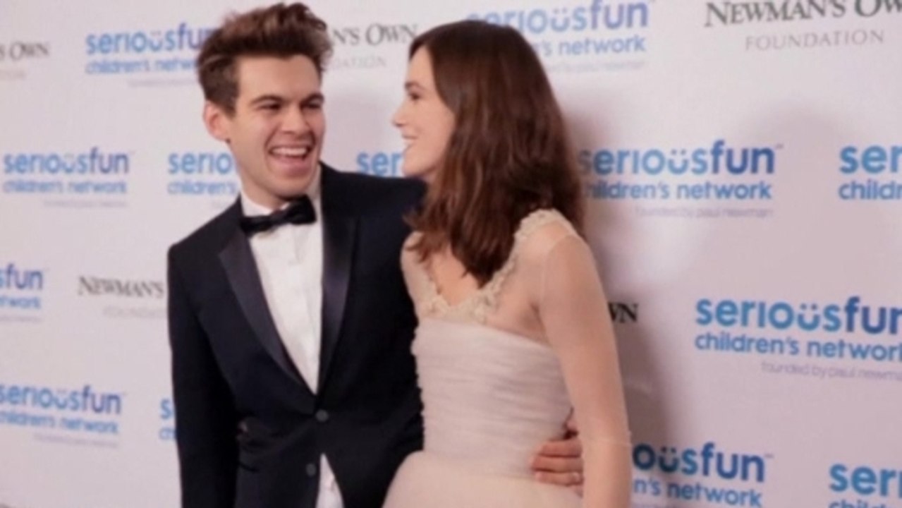 Keira Knightley wears wedding dress to charity...