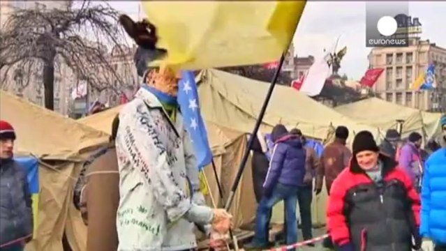 Ukrainian authorities warn protesters they will be treated as criminals