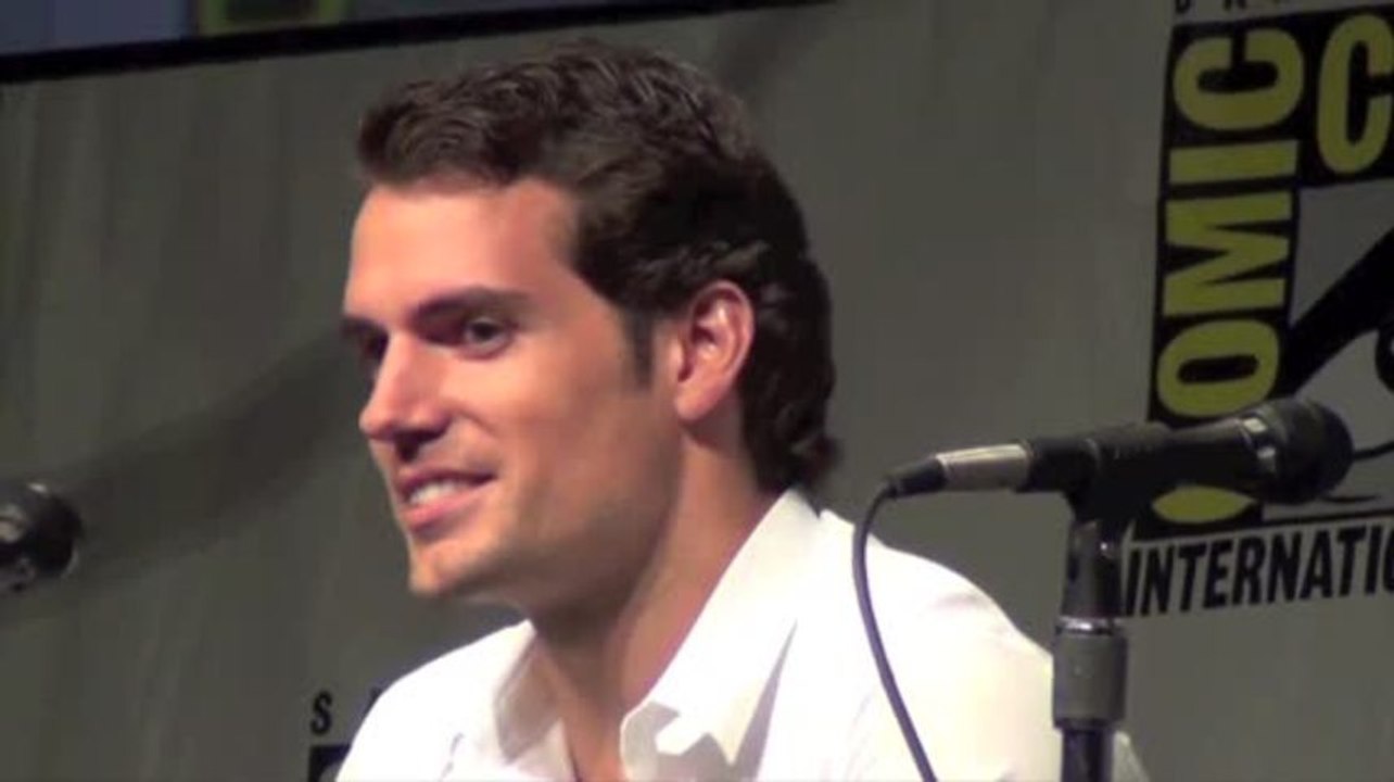 Henry Cavill ergattert den Titel Sexiest Man vor Robert Pattinson