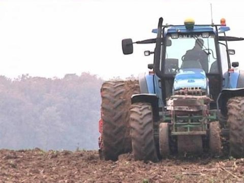 Agriculteurs: des aides doublées par erreur... et reprises par la banque - 04/12
