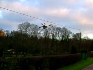 OVNI AU VIADUC ! NON MAIS UN DRONE!