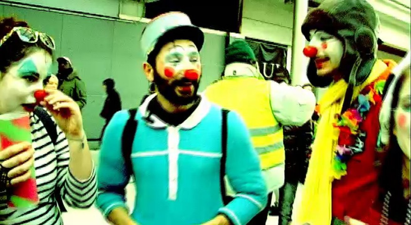 62ème action antipub des Déboulonneurs à Paris