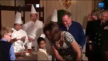 Obamas dog Sunny jumps on a kid at the White House