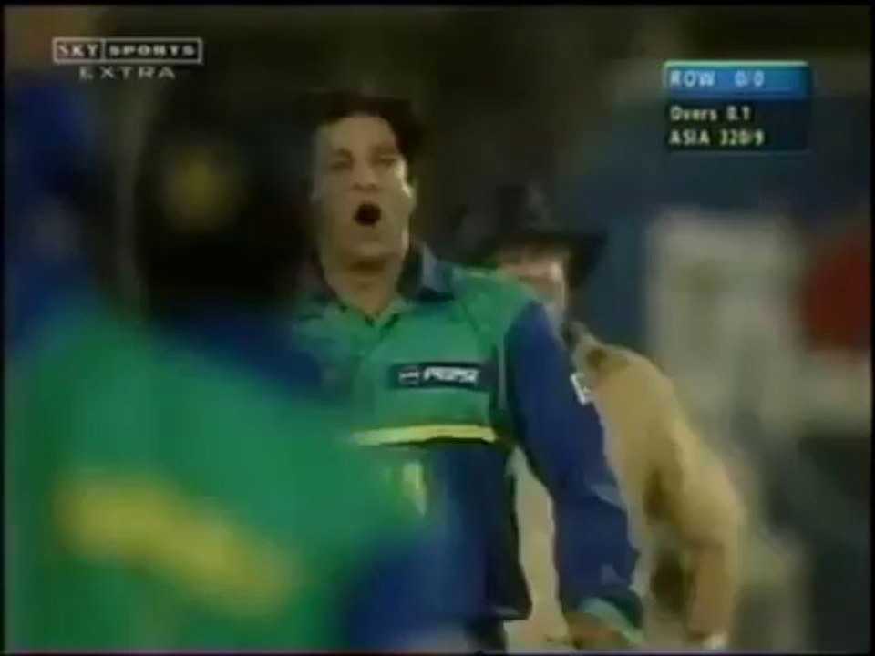 Wasim Akram bowling on tape ball making batsman Funny