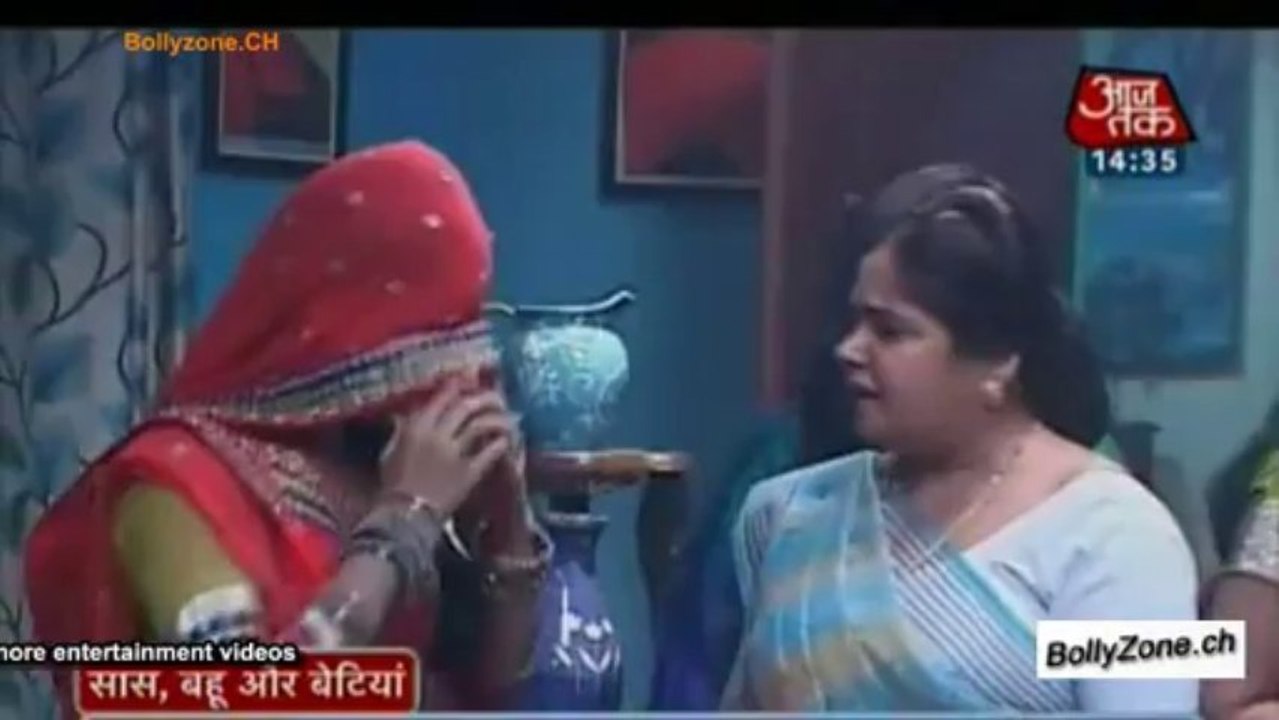 Jal Gaya Gunjan Ka Shaadi Ka Joda!! - Sapne Suhane Ladakpan Ke - 5th Dec 2013