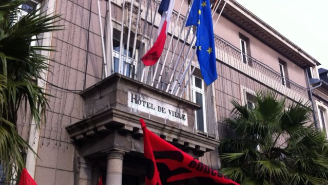 Rythmes scolaires : 200 opposants défilent