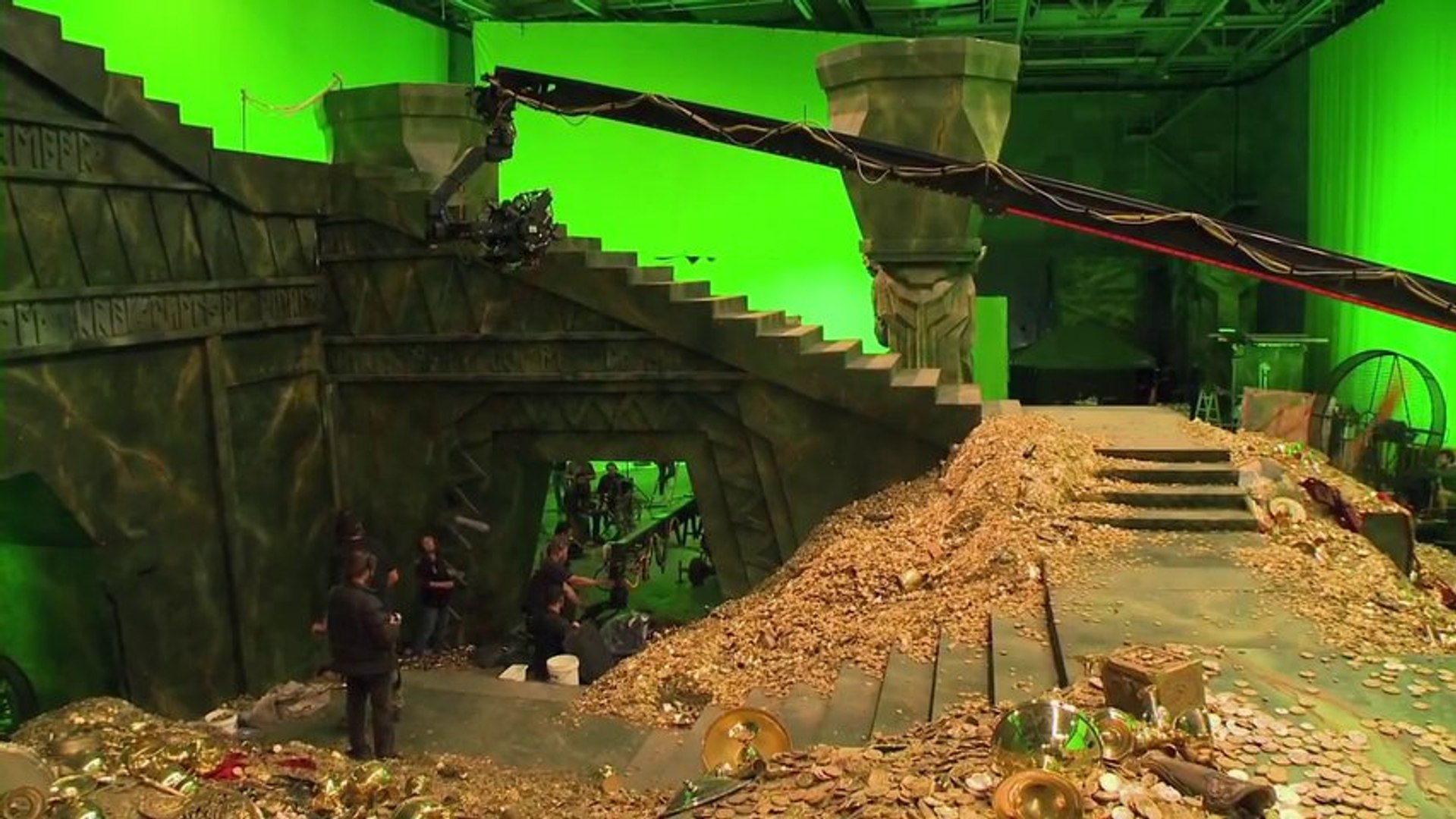The Hobbit Movie Smaug Lair