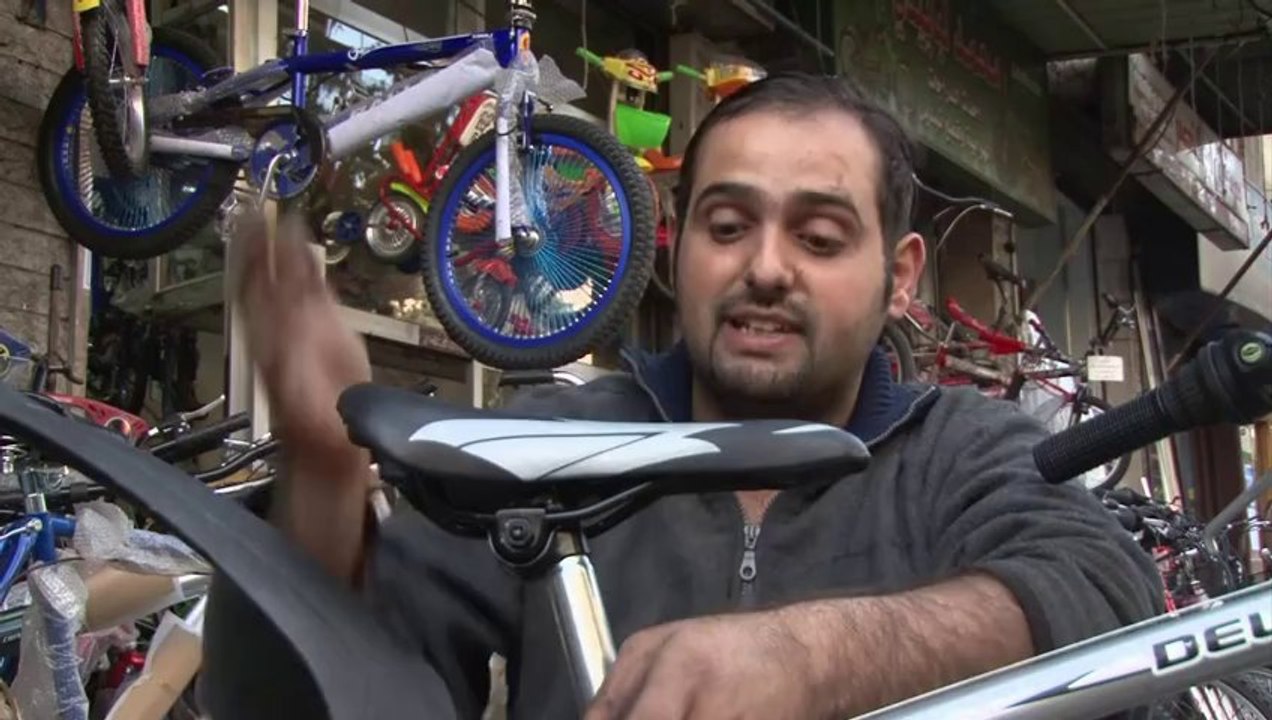 Bikes big hit in checkpoint-strewn Syria capital