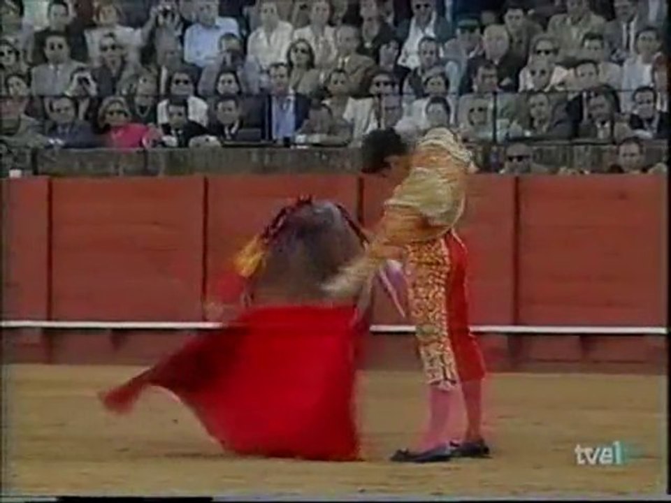 Morante de la Puebla en Sevilla dos orejas