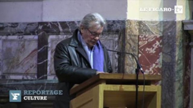 Mireille Darc et Alain Delon rendent hommage à Georges Lautner à l'église Saint Roch
