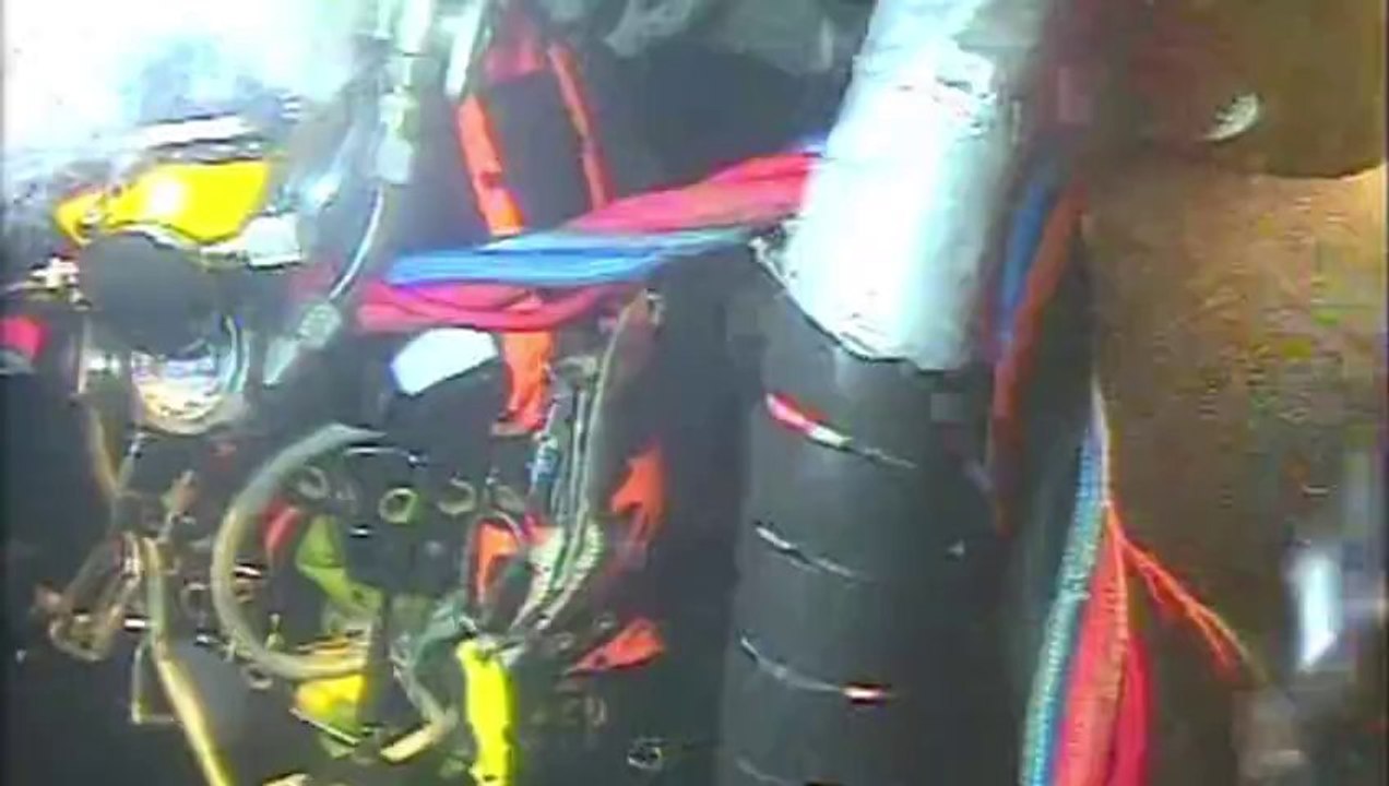 Spektakuläre Rettung aus Wrack in 30 Metern Tiefe