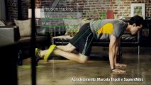 Personal trainer avalia os exercícios do Kinect Fitness