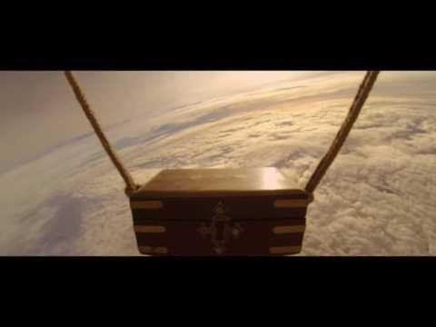 Man Shows Love For Girlfriend with Epic Proposal