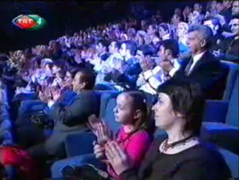 Ahmet ÖZHAN-Şimdi Uzaklardasın