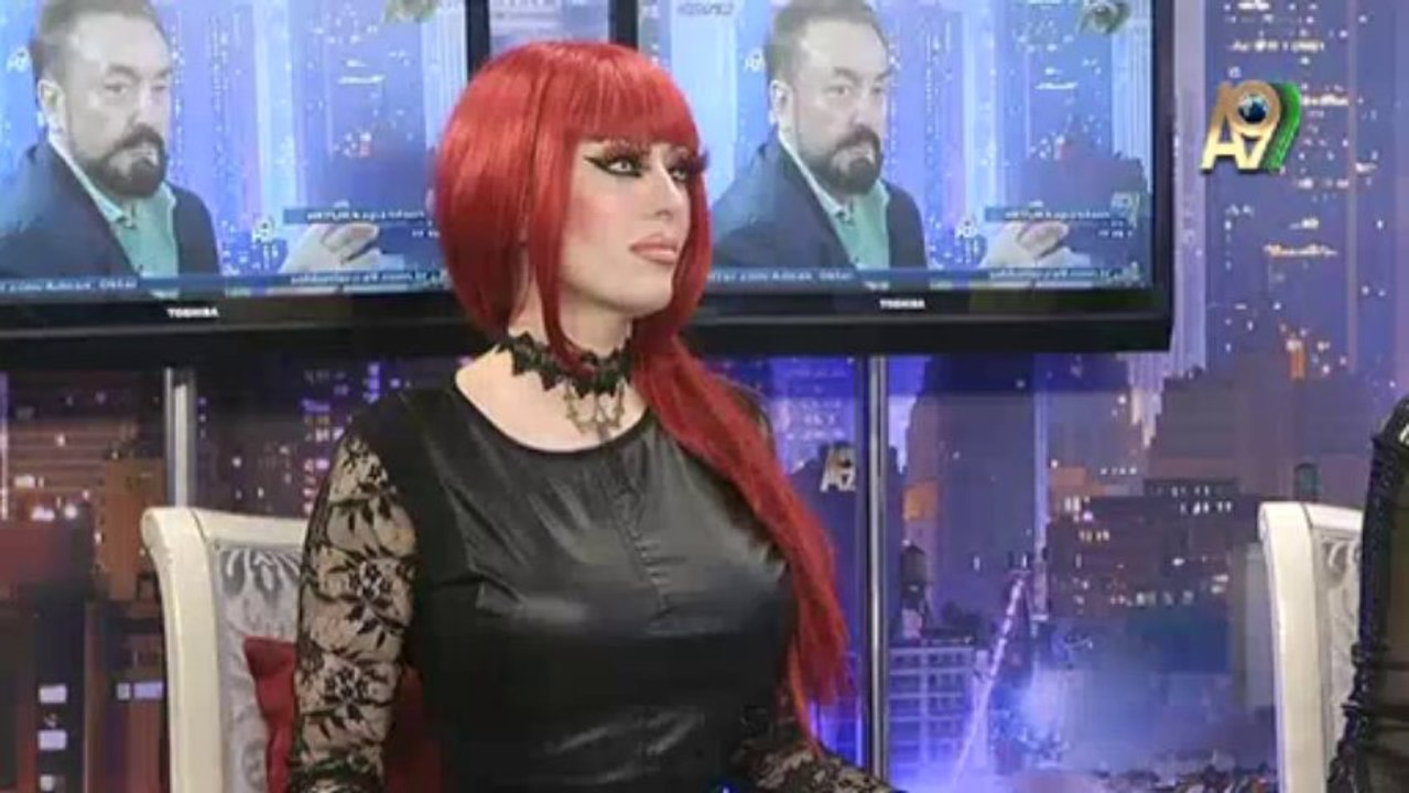 Kuran'da Müslümanların başında bir lider olması farzdır. Ahir zamandaki lider ise Hz. Mehdi (as)'dır.