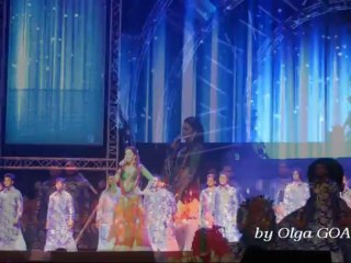 SRK @iamsrk Live Concert in Dubai with Madhuri & Deepika - 1 december 2013 (part 4)