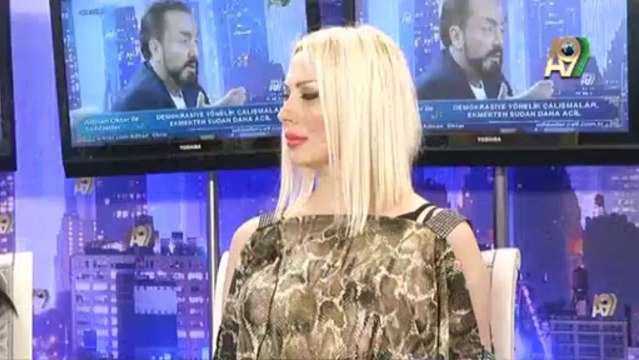 Dindar, namaz kılan bir Cumhurbaşkanımızın ve Başbakanımızın olması çok güzel. Türkiye’de demokrasiye yönelik çalışmalar çok acildir.